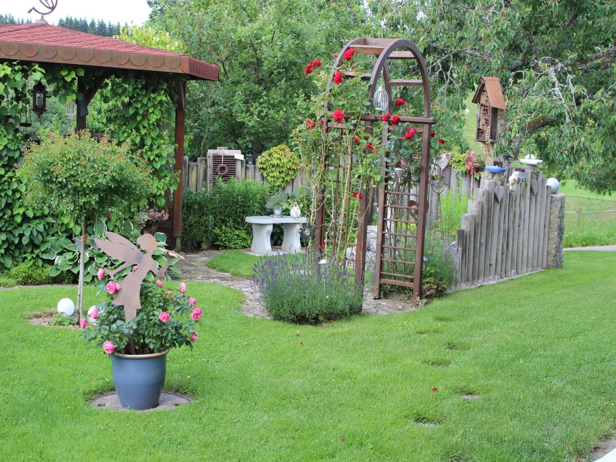 Ferienwohnung Haus Am Roetenberg Grafenhausen Exteriör bild